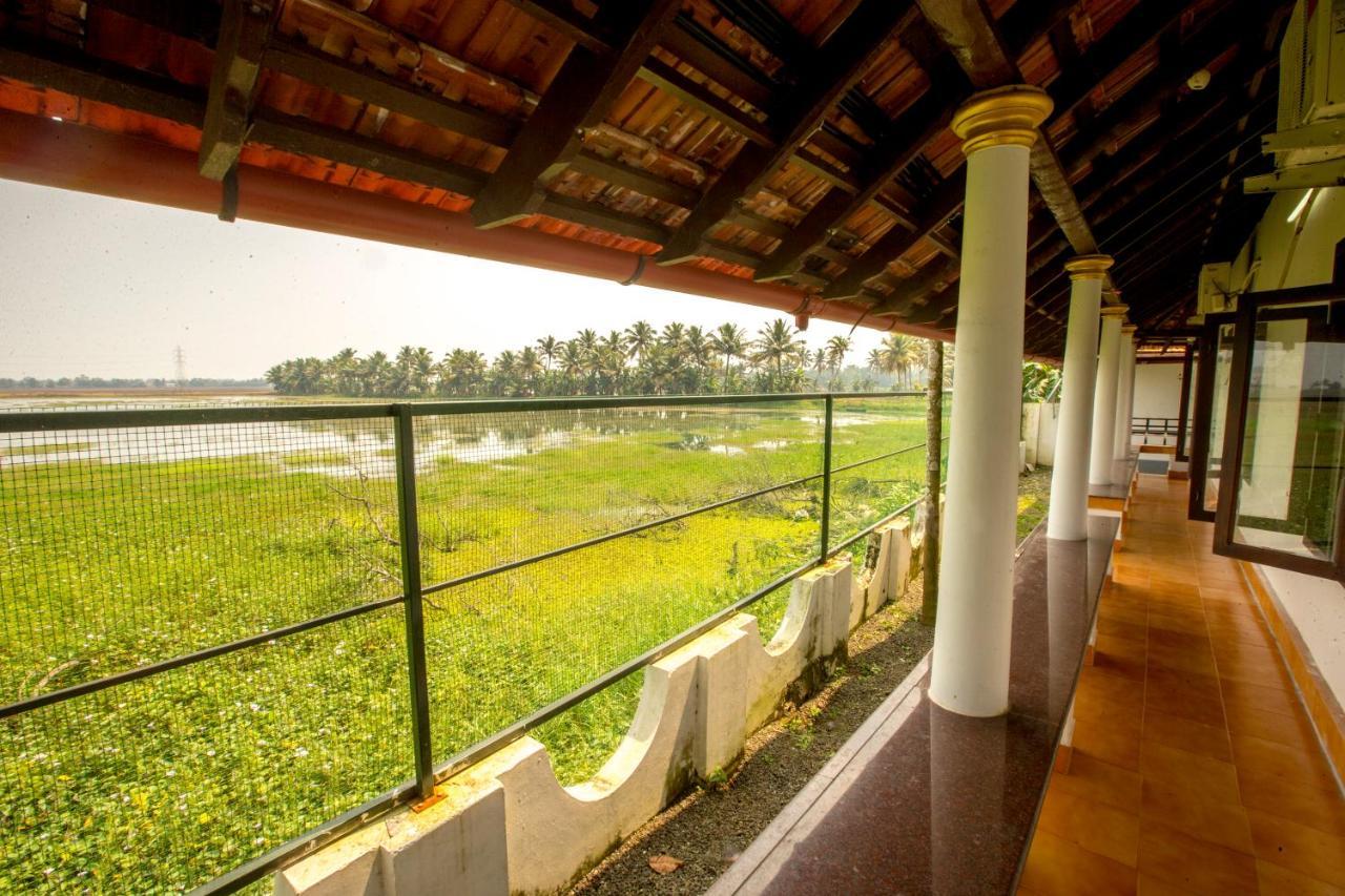 Palmy Lake Resort Alappuzha Εξωτερικό φωτογραφία