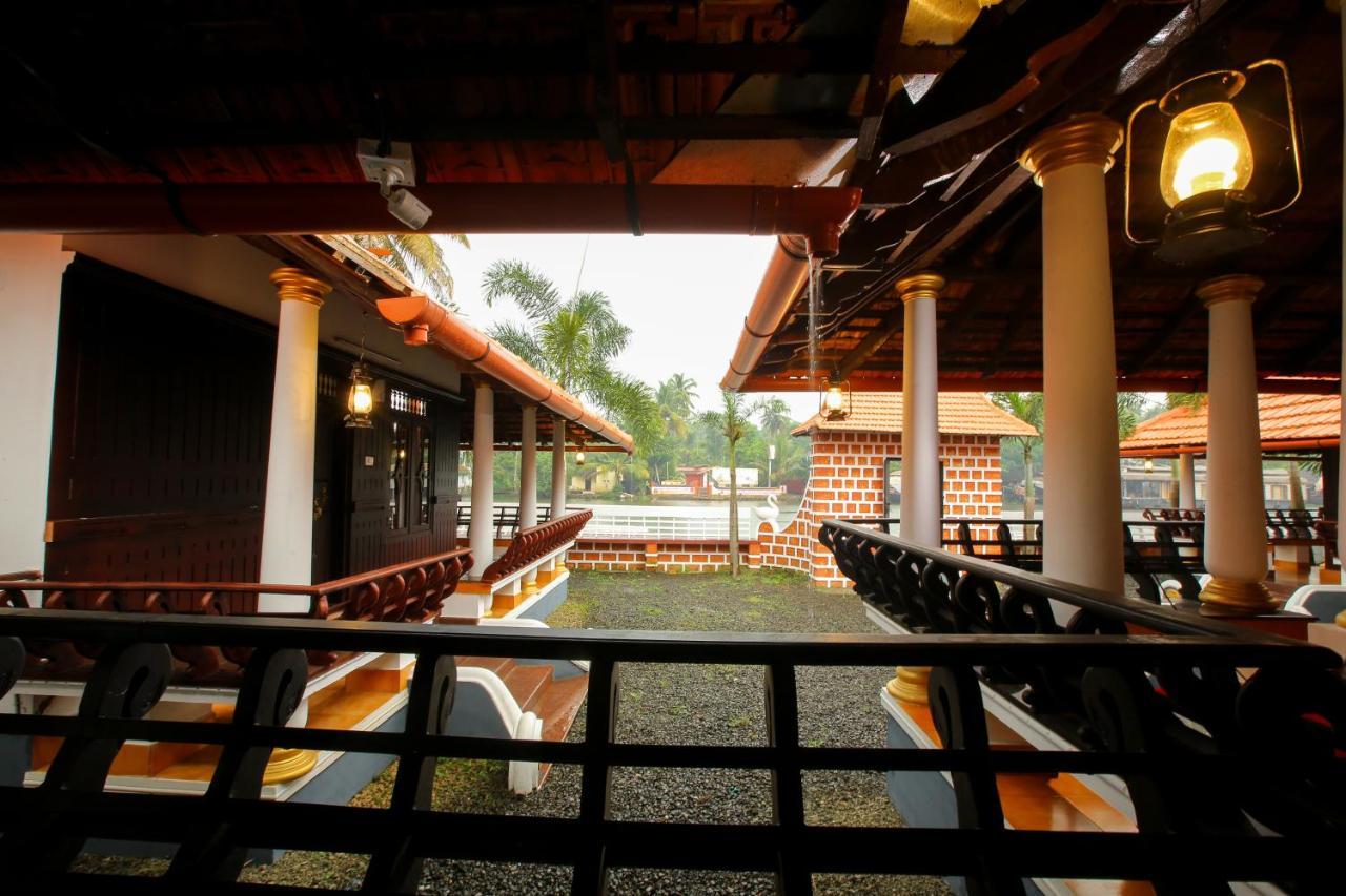 Palmy Lake Resort Alappuzha Εξωτερικό φωτογραφία